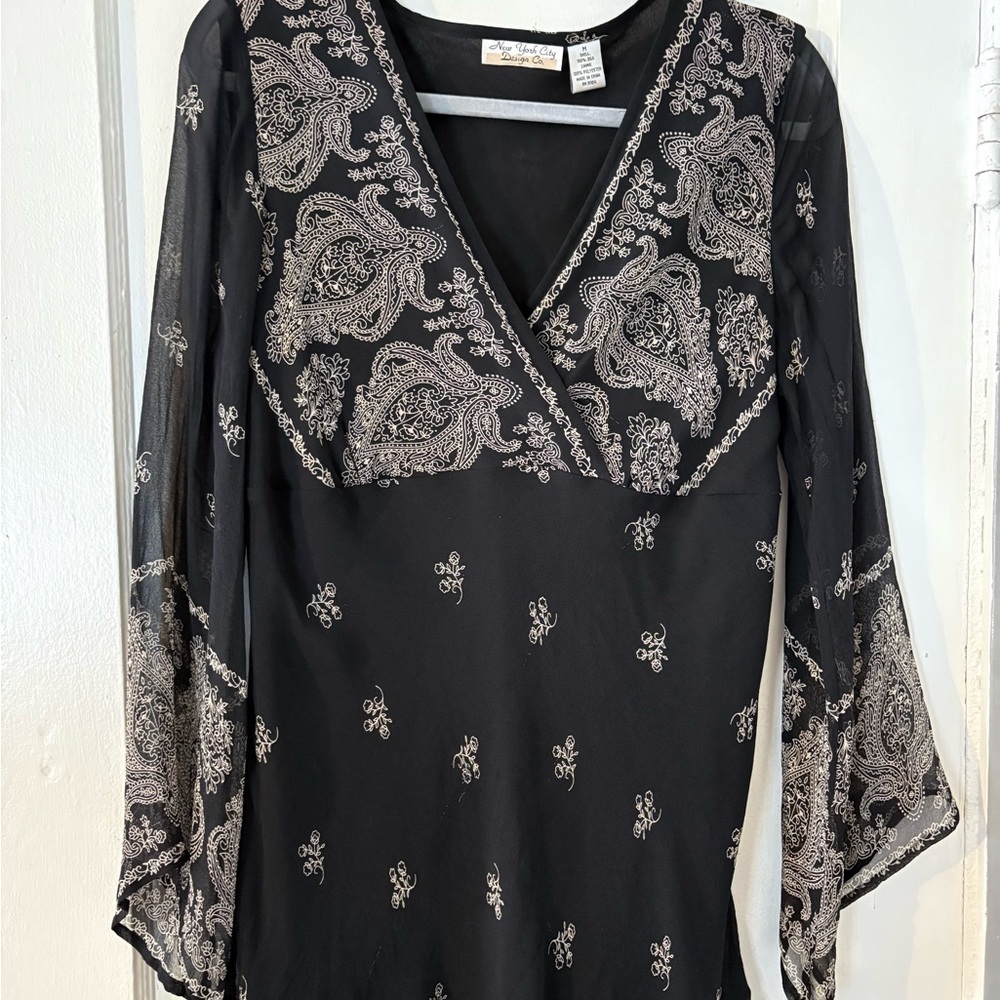 New York City Design Co Black/White Paisley Blouse Size M Silk Long Sleeve - Picture 1 of 7